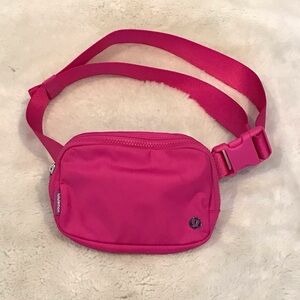 Lululemon Sonic Pink Everywhere Belt Bag 1L